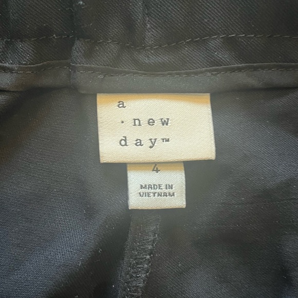 A New Day, Size 4 Cargo Joggers - Picture 2 of 2